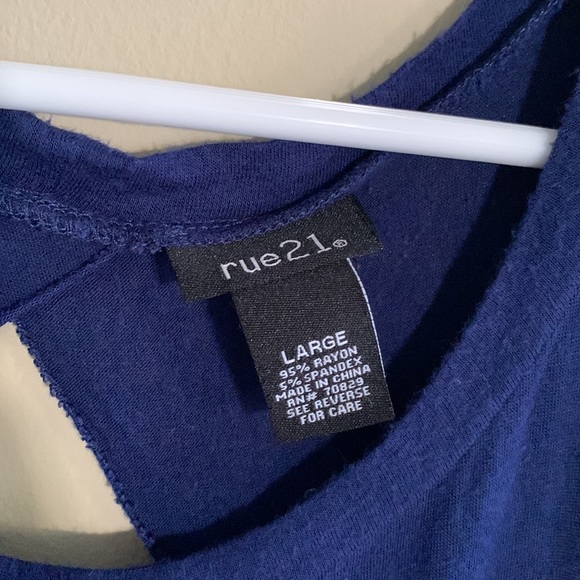 Rue21 Navy muscle tee with open back - Picture 4 of 4